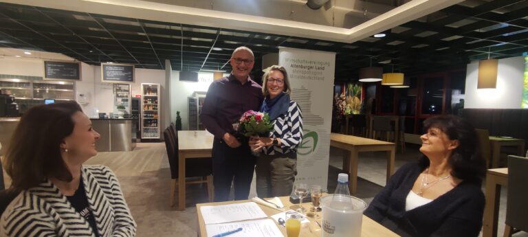 Ein Dank an die EWA - unseren Sponsor - nimmt Katja Rieger mit in die Zentrale des Unternehmens